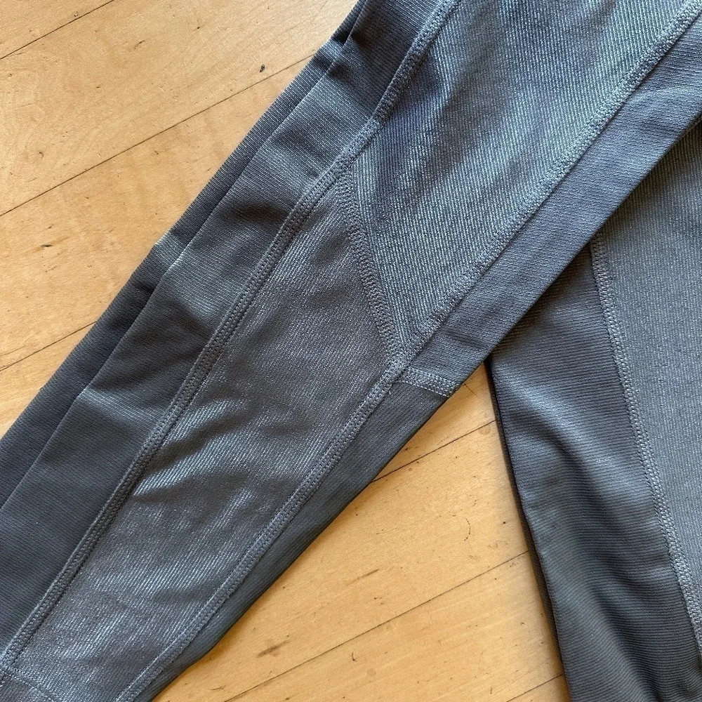 Good American Shiny rib pattern smoke pearl leggings, 1( XS/S). GD1027